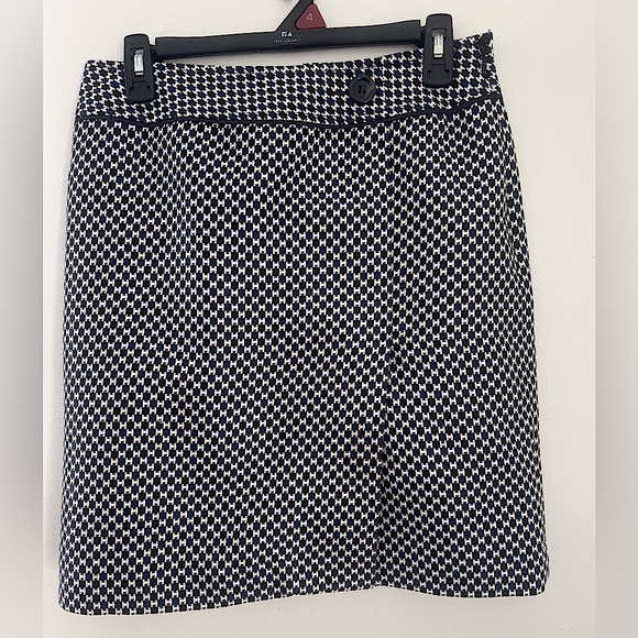 Ann Taylor Dresses & Skirts - Ann Taylor Mid Skirt